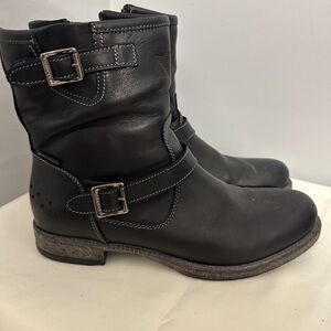 Dainese Womens Motorcycle Boots. Black 7.5 /40.
